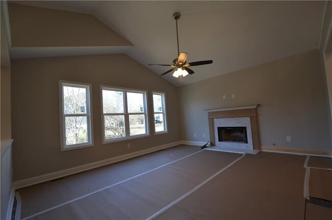 Building Photo - 112 Jade Ln