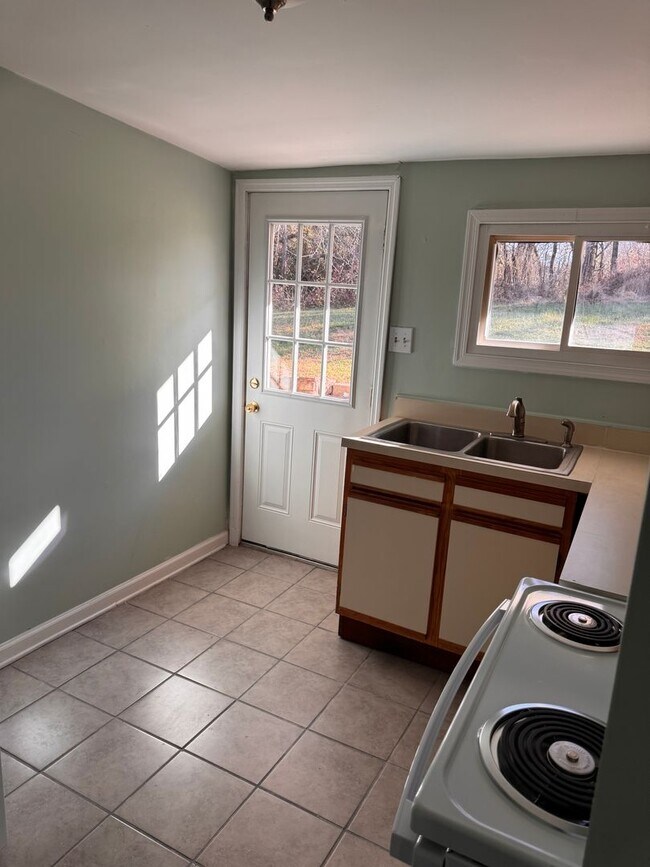 Building Photo - 13 McKinley St