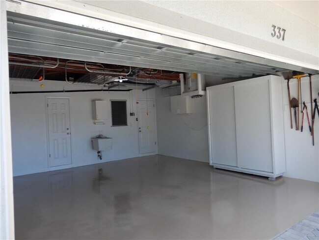 Building Photo - 337 1st St W