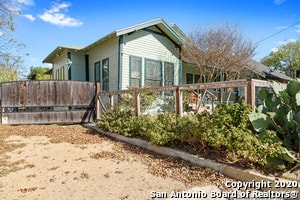 Building Photo - 321 Grove Ave