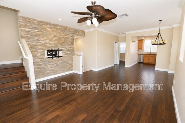 Building Photo - 2337 Chapel Dr