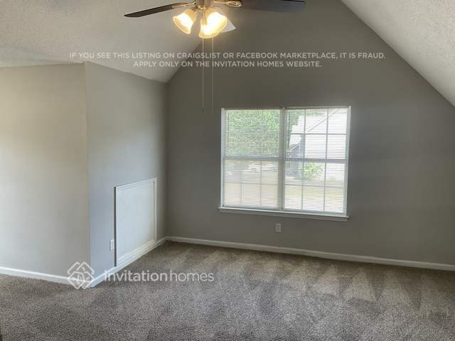 Building Photo - 685 Meadows Ln