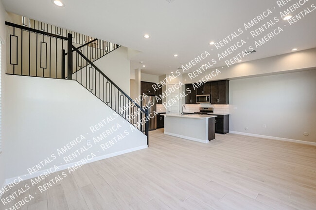 Building Photo - Desirable Community of Arabella