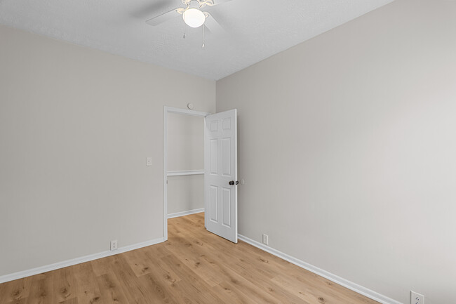 Second bedroom doorway - 796 Leitner St