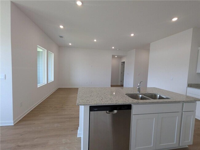 Building Photo - 1040 Rently St