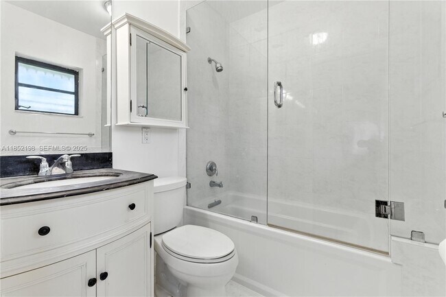 Building Photo - 17900 SW 77th Ave