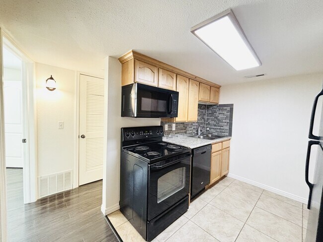 Building Photo - 5700 S 900 E