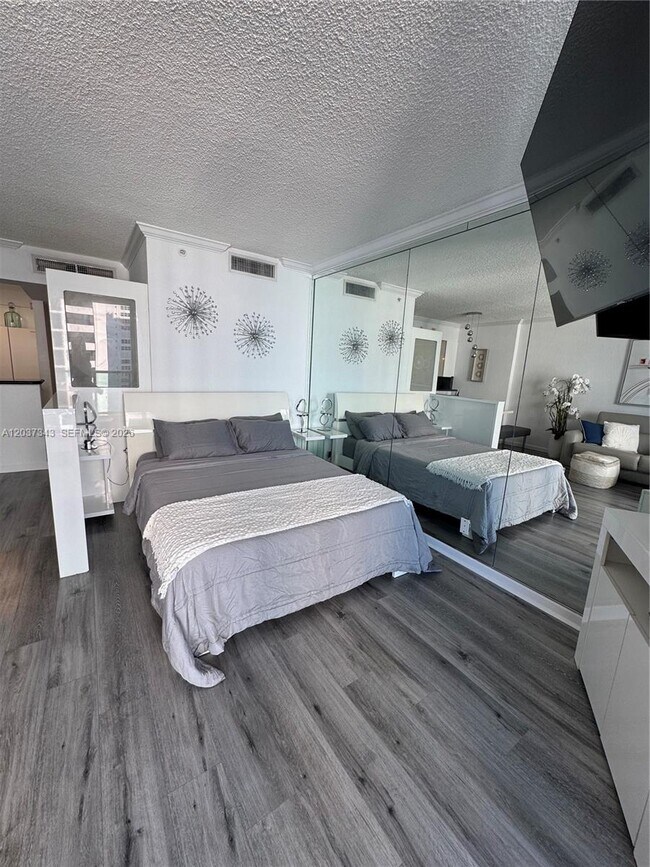 Building Photo - 2501 S Ocean Dr