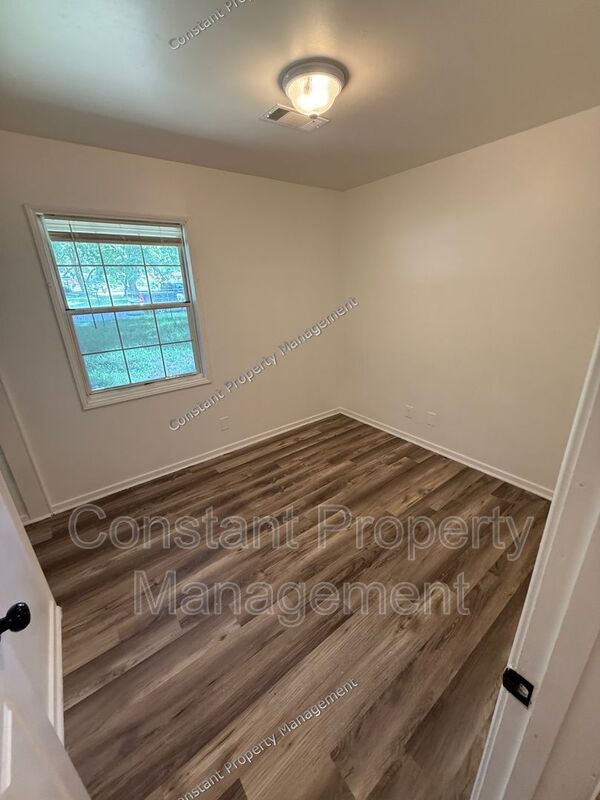 Building Photo - 3371 Adkins Ave
