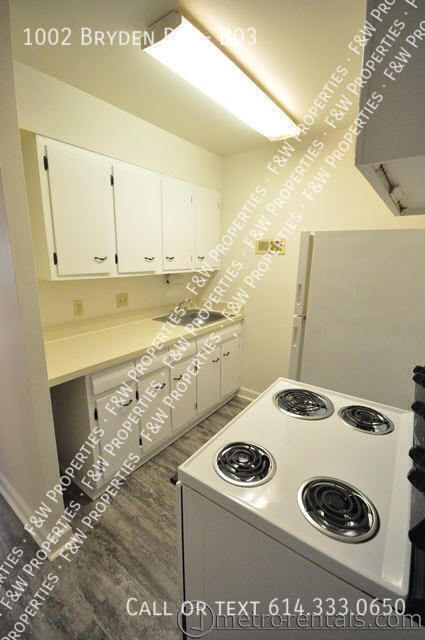 Building Photo - 1002 Bryden Rd