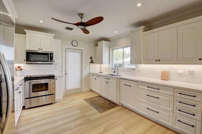 Building Photo - 1920 S Ocean Blvd