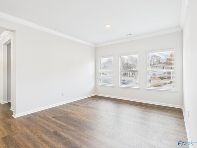 Building Photo - 157 High Leaf Dr