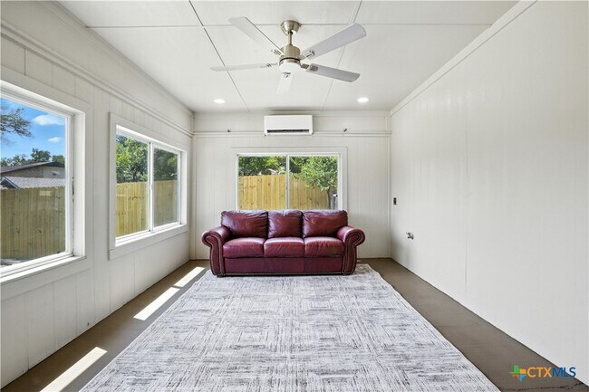 Building Photo - 4005 Midway Dr