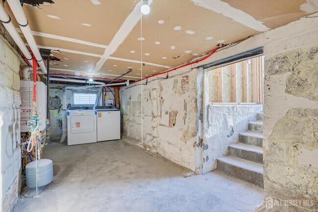 Building Photo - 36 2nd Ave