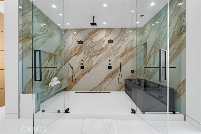 Building Photo - 13016 Chandler Blvd