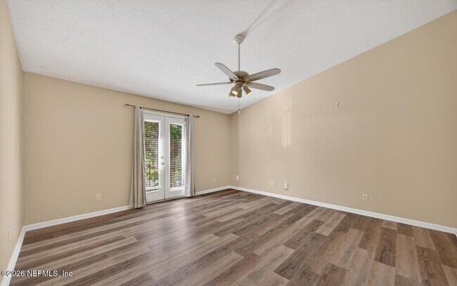 Building Photo - 13727 Richmond Park Dr N