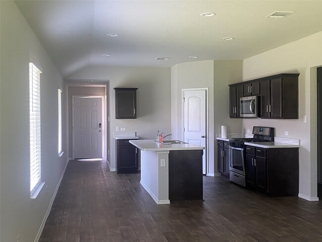 Building Photo - 16937 Rich Pines Dr