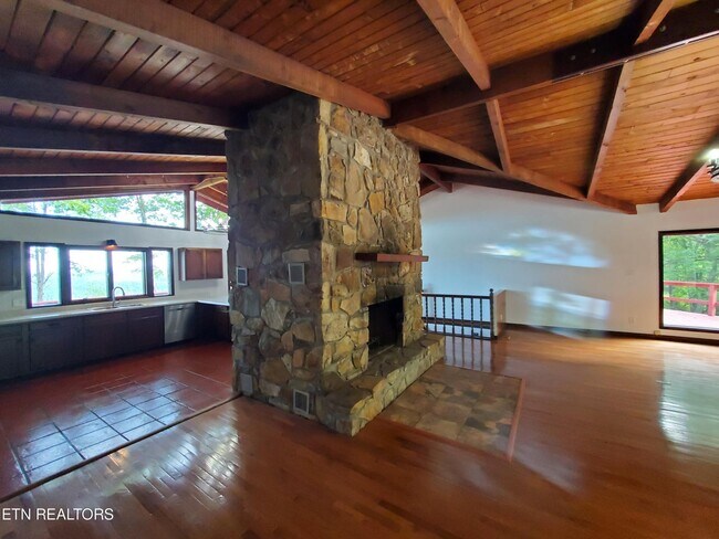 Building Photo - 289 Dark Hollow Rd N
