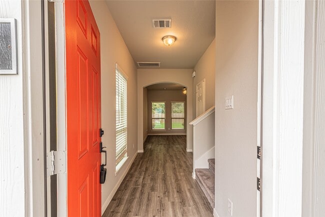 Building Photo - 165 Camelot Pl Ct