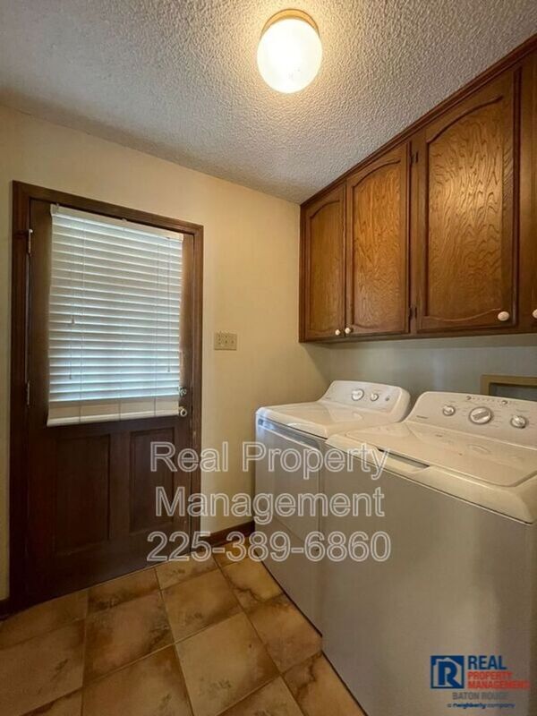 Building Photo - 1228 Beckenham Dr