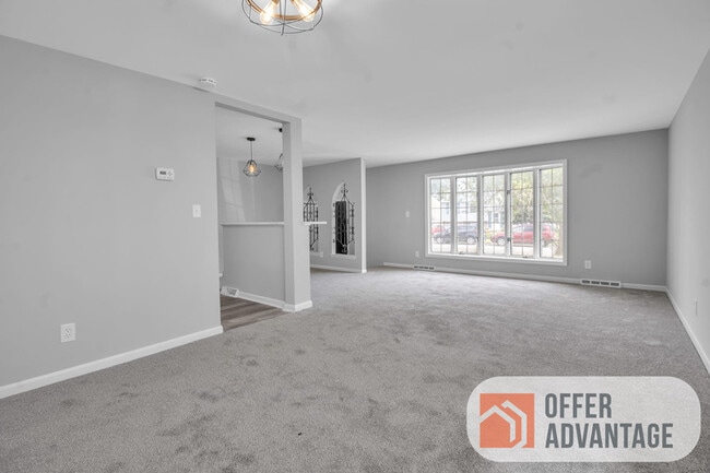 Building Photo - 31 W Cherbourg Dr
