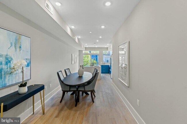 Building Photo - 1640 4th St NW