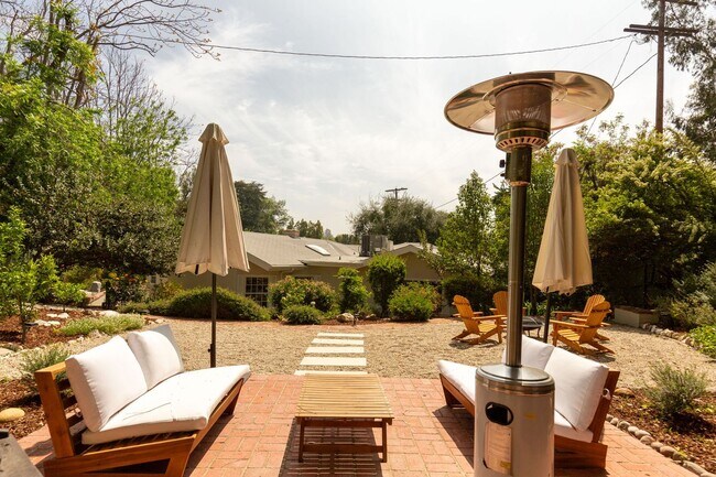Building Photo - Beautiful Tarzana Rental!