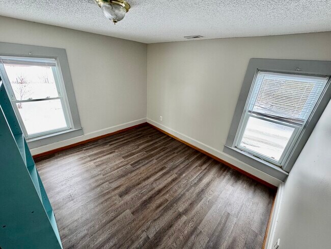 Building Photo - 30556 Lanan Rd