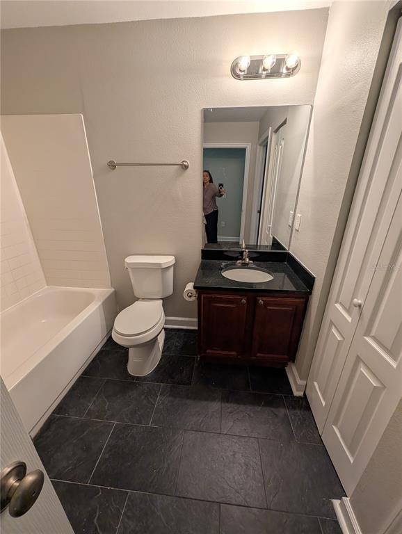 Building Photo - 2041 Dixie Belle Dr