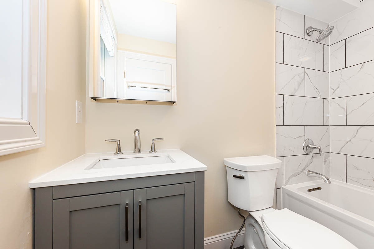 Building Photo - 28 Albion St