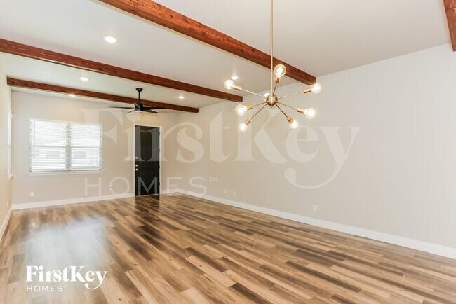 Building Photo - 216 Rousseau St