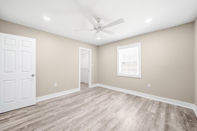 Building Photo - 942 Rue De Palms