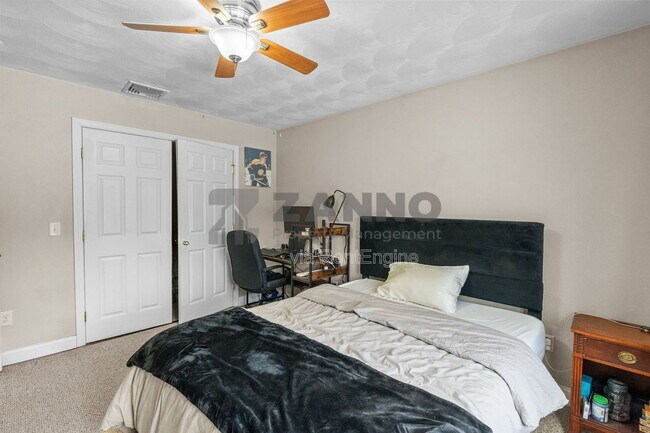 Building Photo - 498 Park Ave