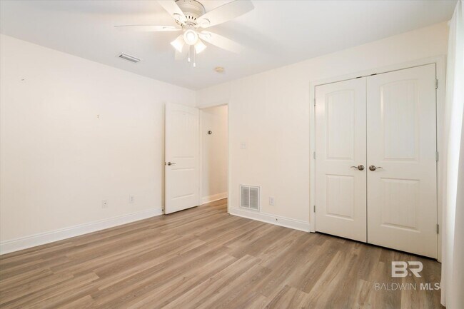 Building Photo - 9534 Woolrich Ave