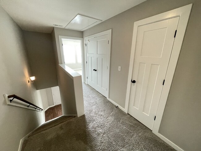 Building Photo - Hadley Village townhome with 2 bedrooms, e...