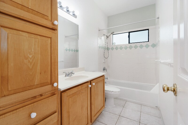 Building Photo - 165 Keonekai Rd