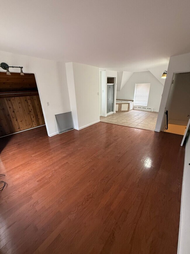 Building Photo - 28 N 50th St