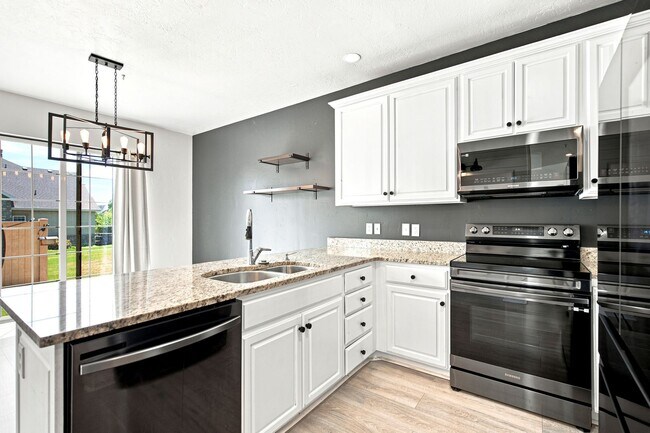 Building Photo - Beautiful Townhome in American Fork!