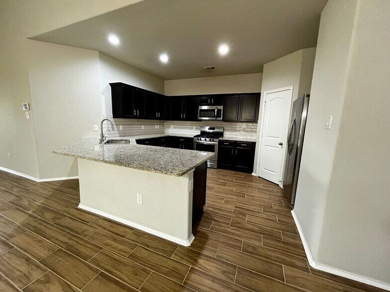 Building Photo - 5443 Redwood Summit Ln