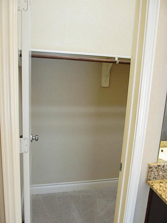 Building Photo - 14104 Green Thicket Dr