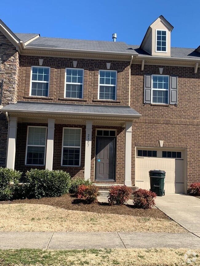 Building Photo - Traemoor Village Townhome