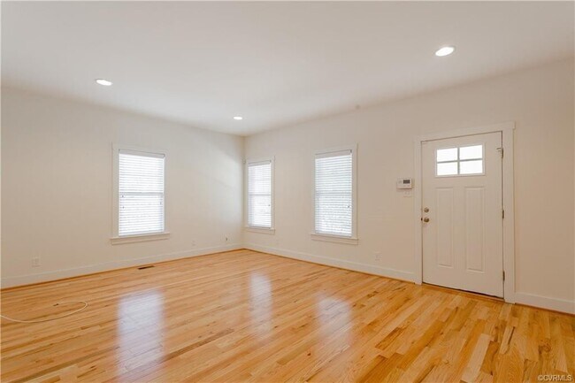 Building Photo - 408 N Robinson St