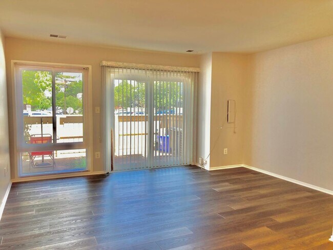 Building Photo - 10260 Ridgeline Dr