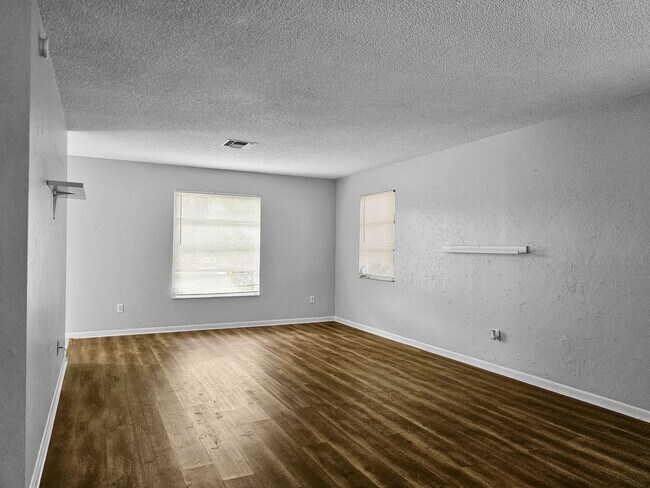 Building Photo - Updated 3-Bed, 2-Bath Home on ½-Acre Corner Lot with 2-Car Garage | Move-In Ready