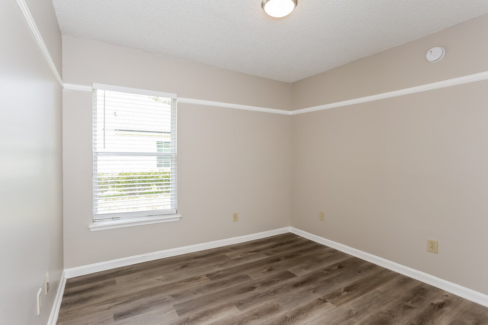 Building Photo - 1669 Spring Branch Dr W