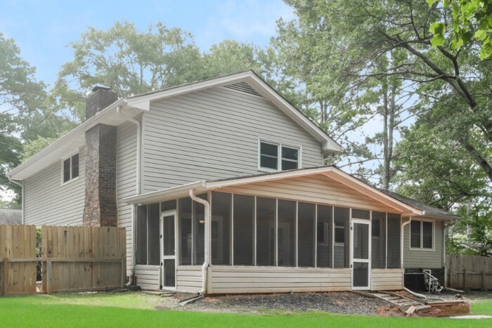 Building Photo - 3681 Sugar Creek Ln SE