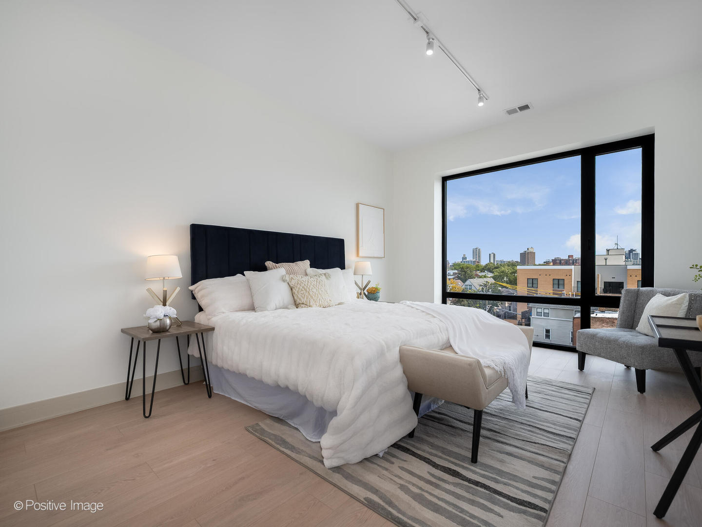 Building Photo - 3202 N Racine Ave