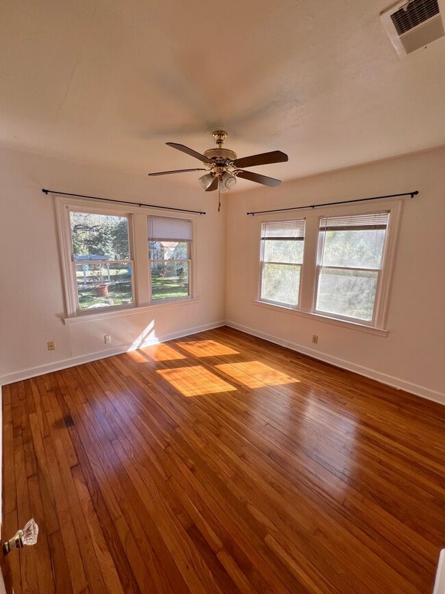 Building Photo - Fairview Properties