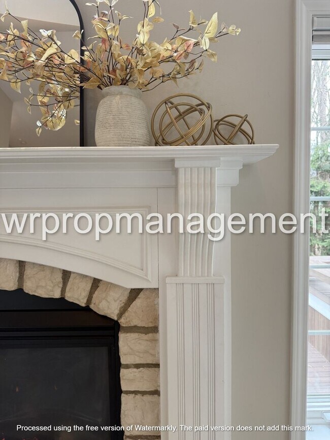 Building Photo - Gorgeous 3 bed 3.5 bath in Temperance