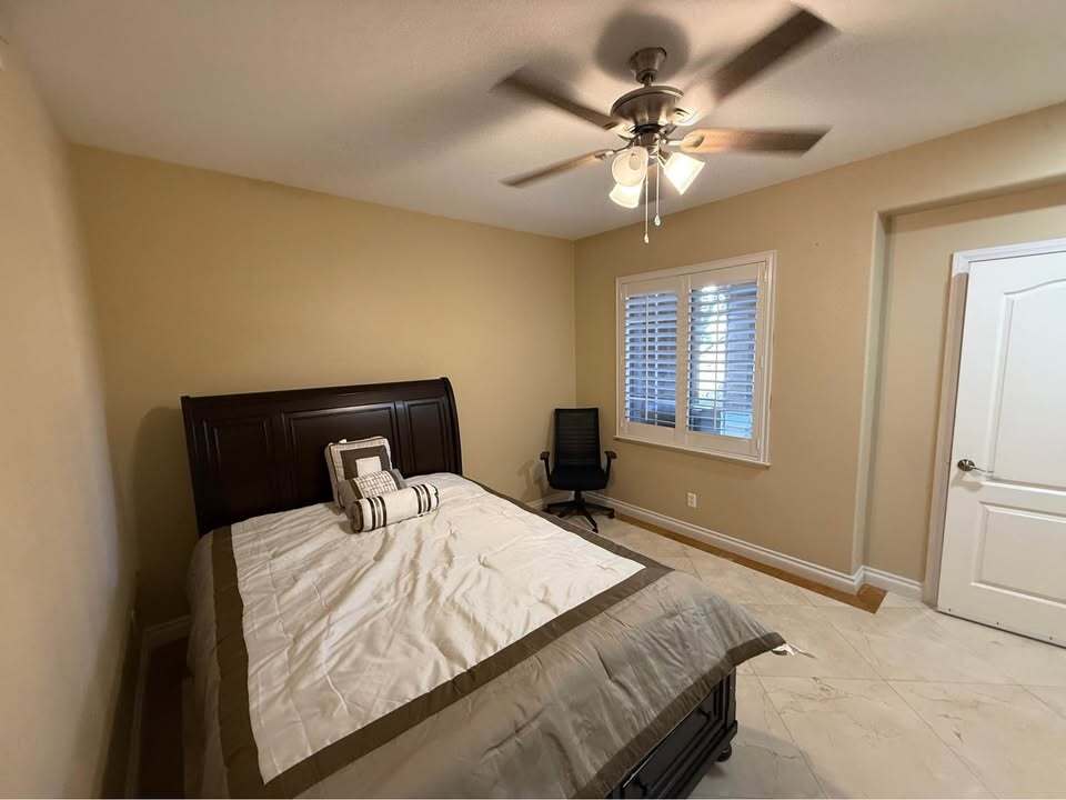 Building Photo - 1411 Scenic Ct